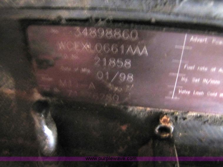 image for item 3498 1998 Gleaner R72 4WD combine