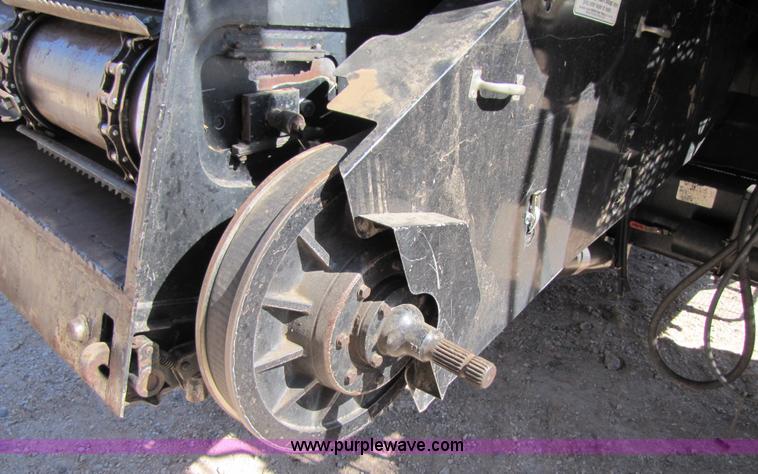 image for item 3498 1998 Gleaner R72 4WD combine