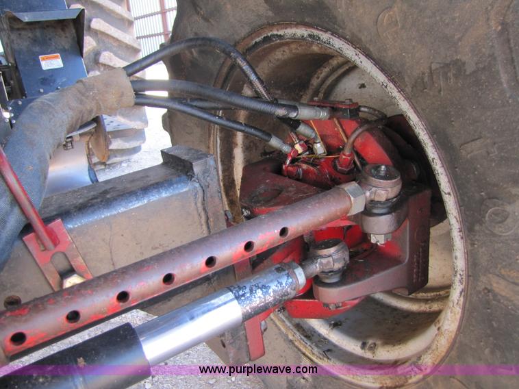 image for item 3498 1998 Gleaner R72 4WD combine