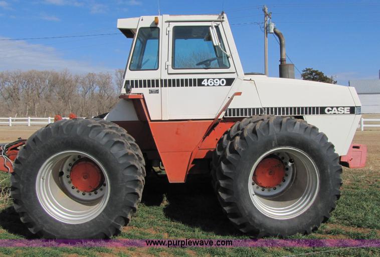 image for item 3501 1980 Case 4690 4WD tractor