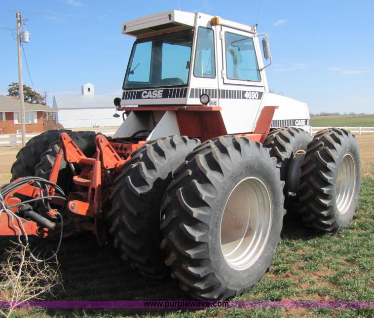 image for item 3501 1980 Case 4690 4WD tractor