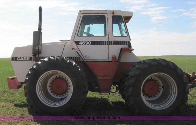 image for item 3501 1980 Case 4690 4WD tractor