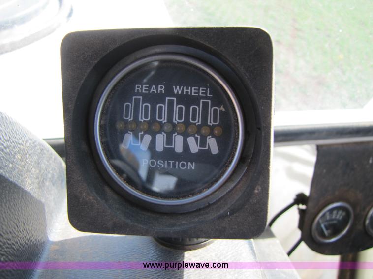 image for item 3501 1980 Case 4690 4WD tractor