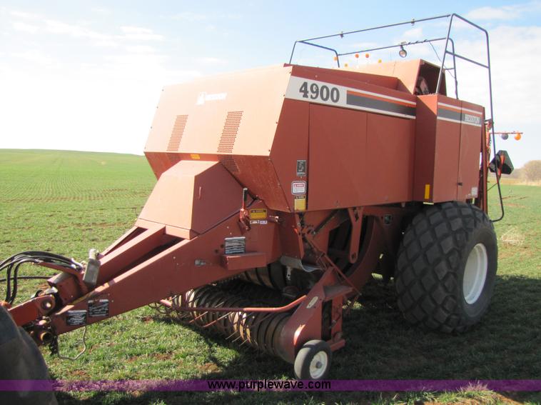 image for item 3502 1994 Hesston 4900 square baler