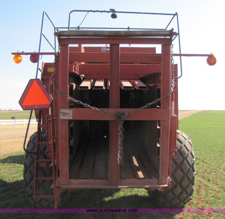 image for item 3502 1994 Hesston 4900 square baler