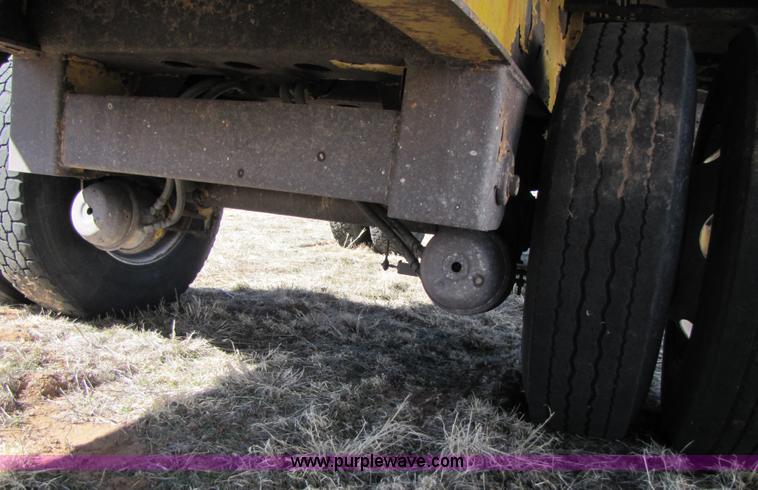 image for item 3511 1997 Transcraft Eagle W2 50' flatbed trailer