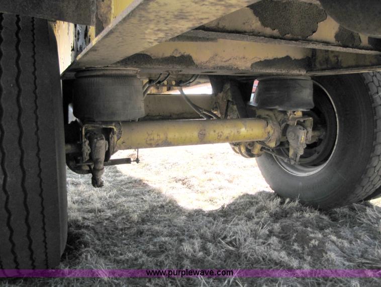 image for item 3511 1997 Transcraft Eagle W2 50' flatbed trailer