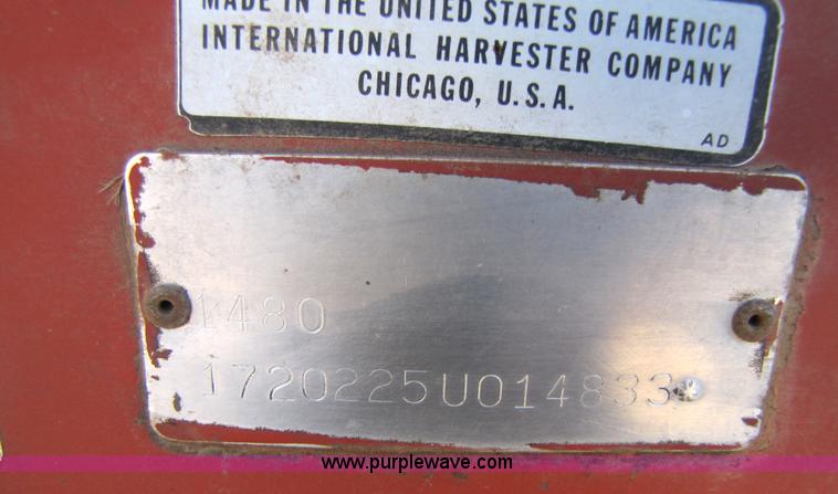 image for item 3513 1980 International 1480 combine