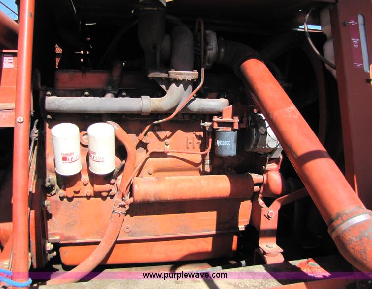 image for item 3513 1980 International 1480 combine