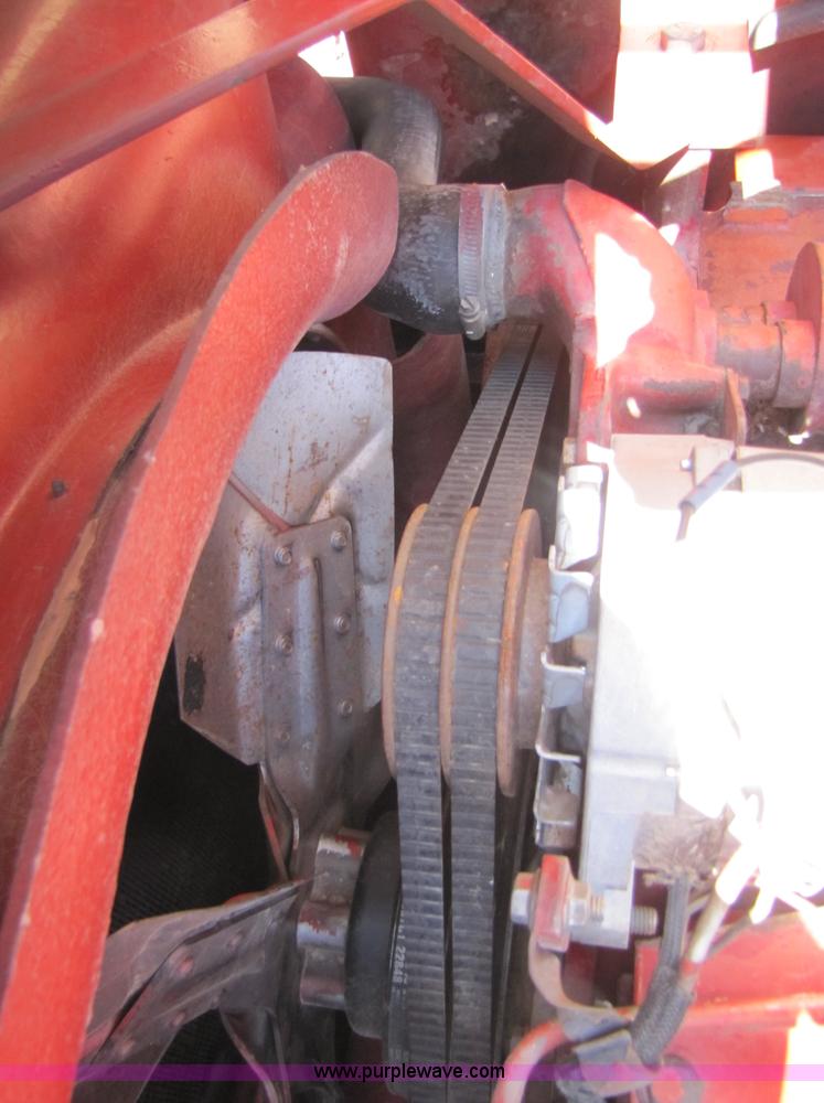 image for item 3513 1980 International 1480 combine