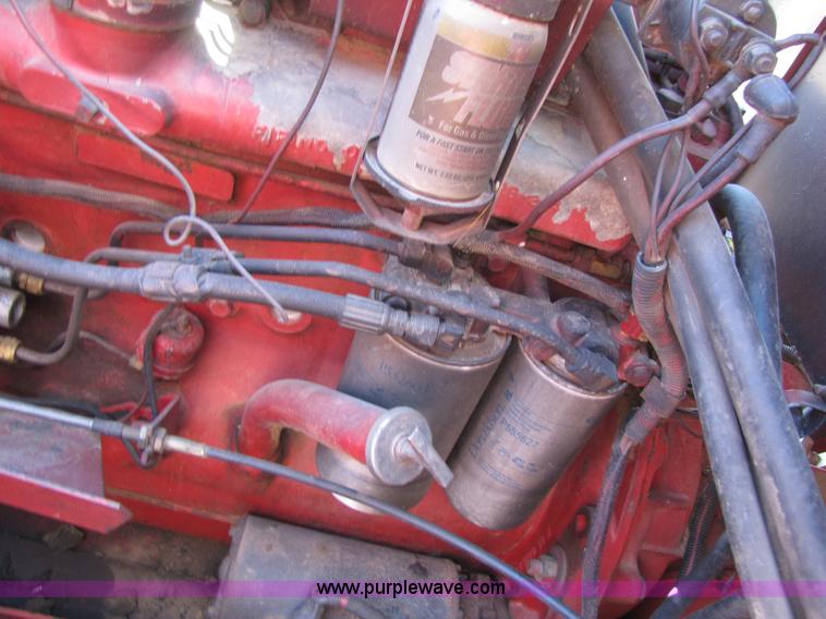 image for item 3513 1980 International 1480 combine