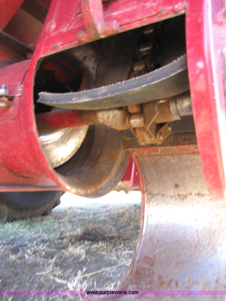 image for item 3513 1980 International 1480 combine