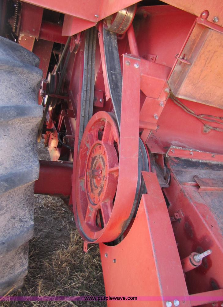 image for item 3513 1980 International 1480 combine