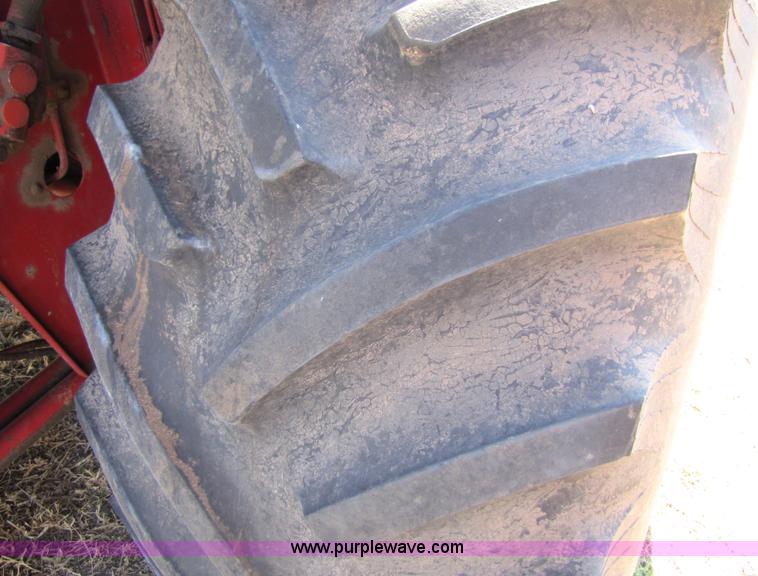 image for item 3513 1980 International 1480 combine