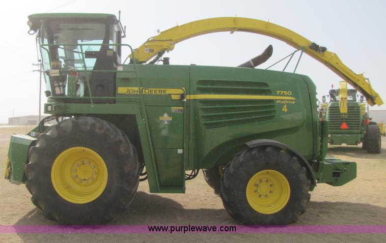image for item 3515 2009 John Deere 7750 self propelled forage harvester