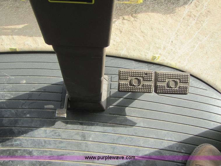 image for item 3515 2009 John Deere 7750 self propelled forage harvester