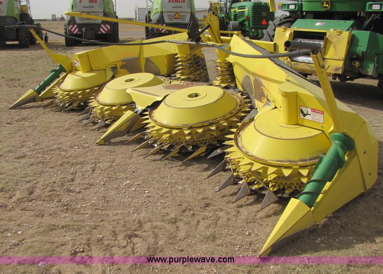 image for item 3516 2009 John Deere 678 rotary harvesting forage head