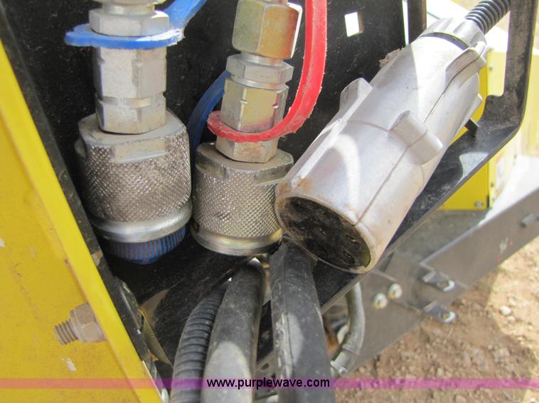 image for item 3516 2009 John Deere 678 rotary harvesting forage head