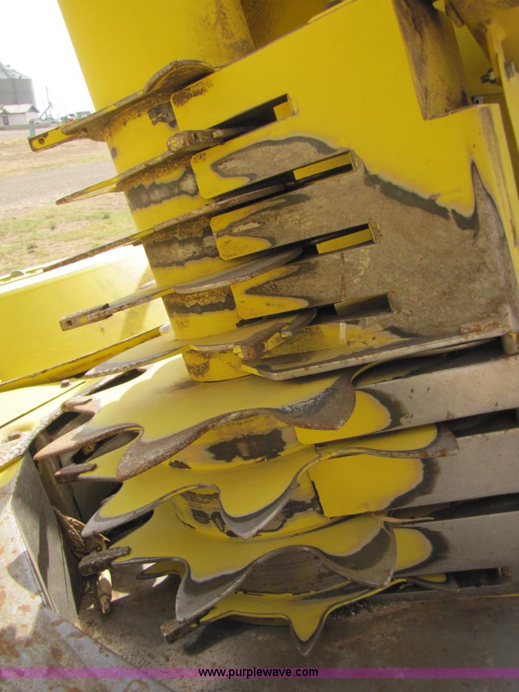 image for item 3516 2009 John Deere 678 rotary harvesting forage head