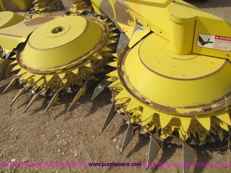 image for item 3516 2009 John Deere 678 rotary harvesting forage head