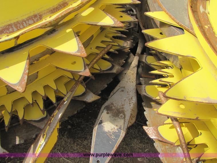image for item 3516 2009 John Deere 678 rotary harvesting forage head