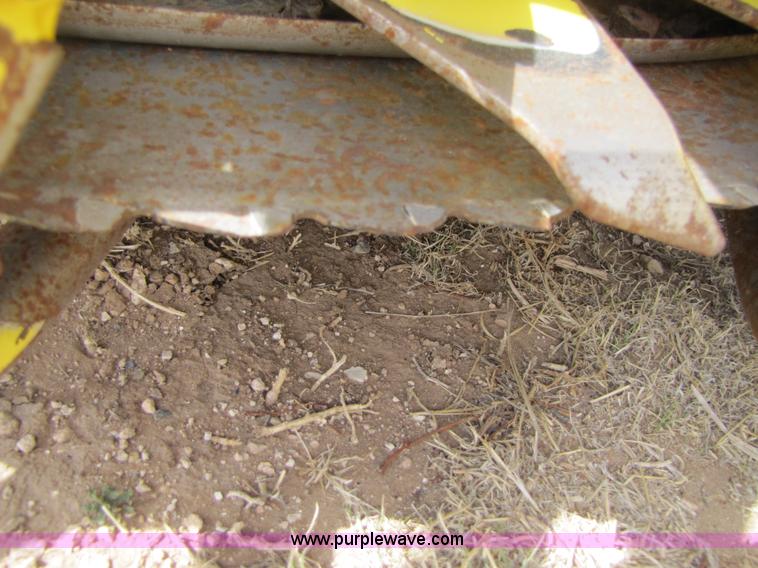 image for item 3516 2009 John Deere 678 rotary harvesting forage head