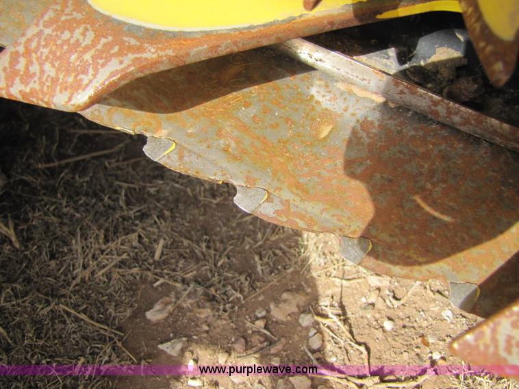 image for item 3516 2009 John Deere 678 rotary harvesting forage head