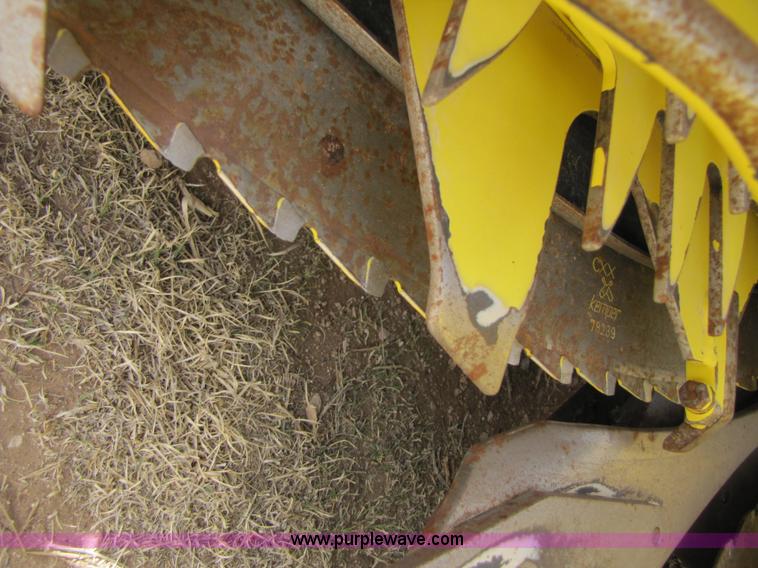 image for item 3516 2009 John Deere 678 rotary harvesting forage head