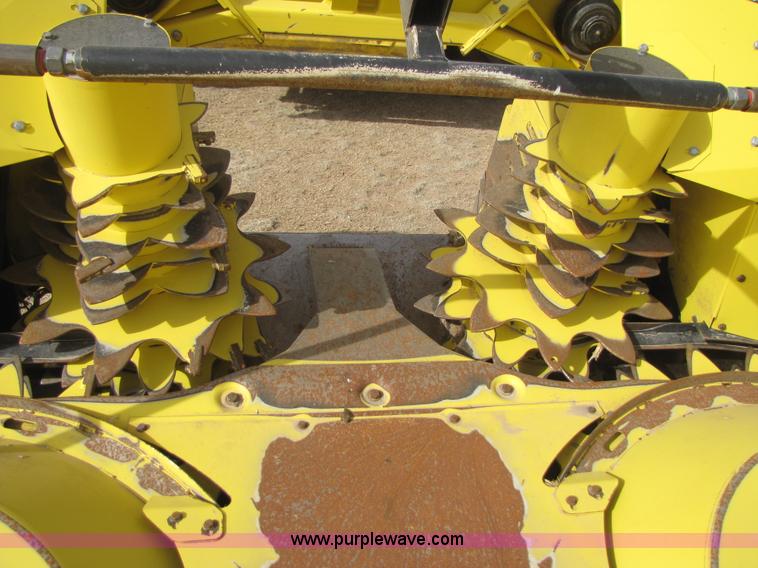 image for item 3516 2009 John Deere 678 rotary harvesting forage head