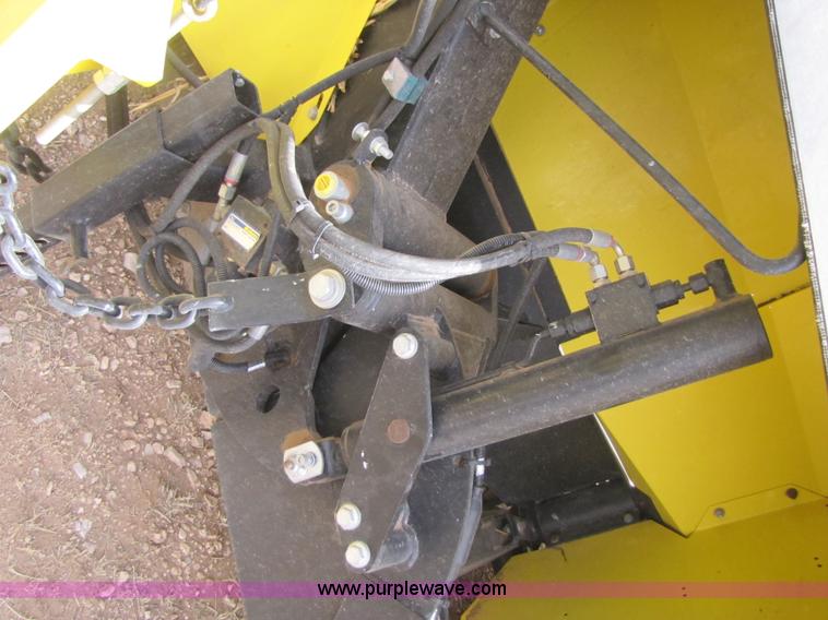 image for item 3516 2009 John Deere 678 rotary harvesting forage head