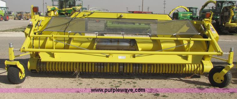 image for item 3519 2009 John Deere 640B pick up forage head