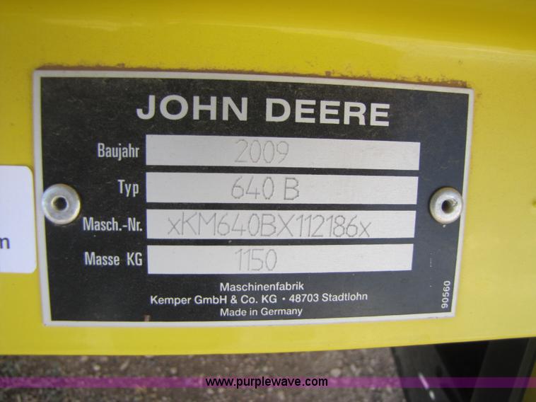 image for item 3519 2009 John Deere 640B pick up forage head