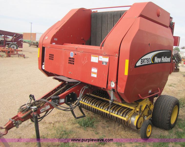 image for item 3520 2003 New Holland BR780 5'x6' round baler