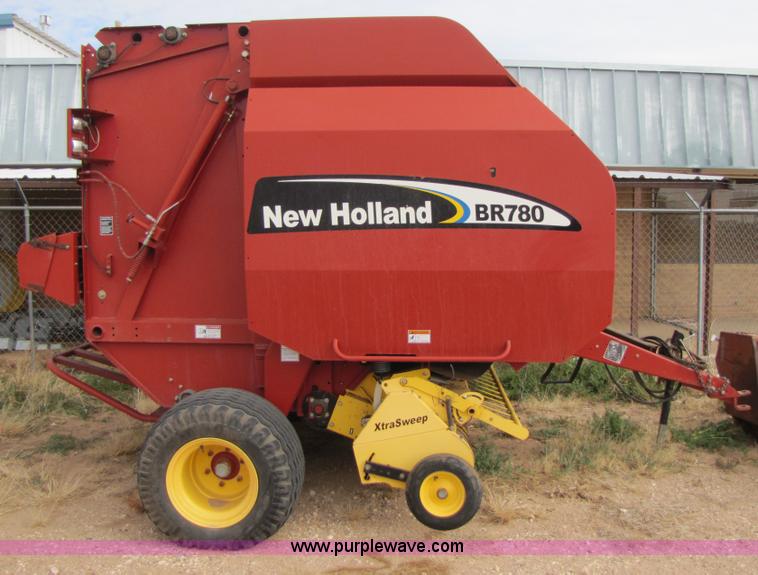 image for item 3520 2003 New Holland BR780 5'x6' round baler
