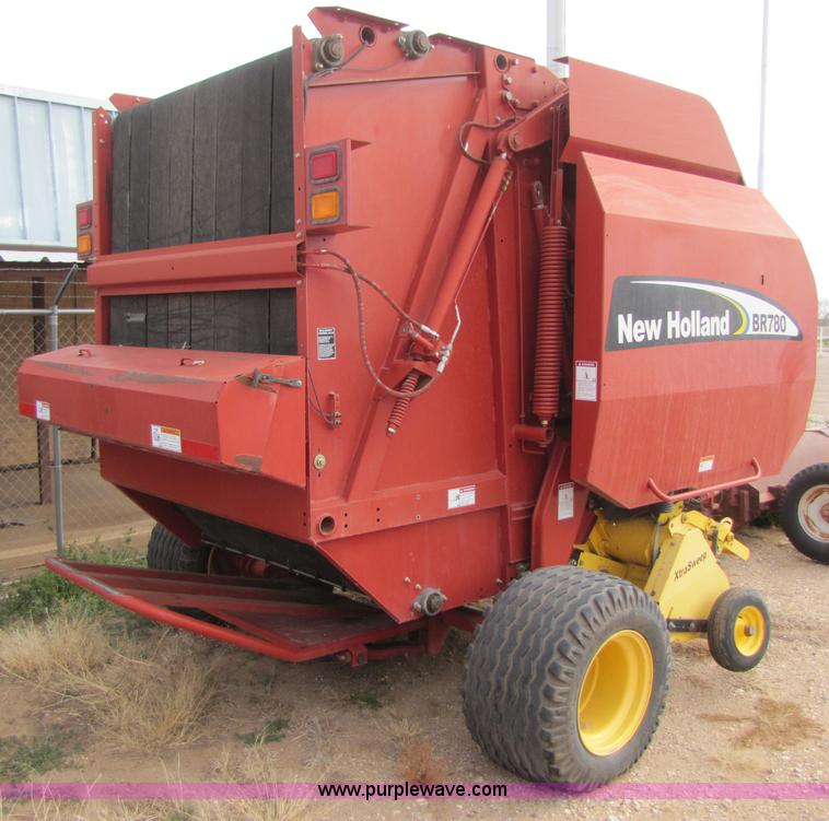 image for item 3520 2003 New Holland BR780 5'x6' round baler