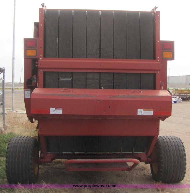 image for item 3520 2003 New Holland BR780 5'x6' round baler