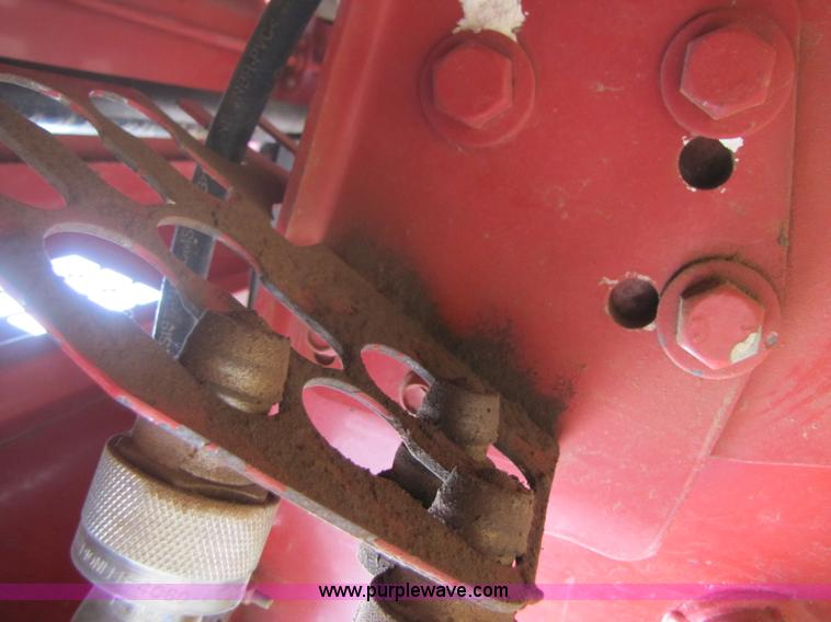 image for item 3520 2003 New Holland BR780 5'x6' round baler