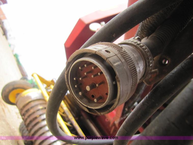 image for item 3520 2003 New Holland BR780 5'x6' round baler