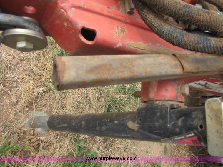 image for item 3520 2003 New Holland BR780 5'x6' round baler