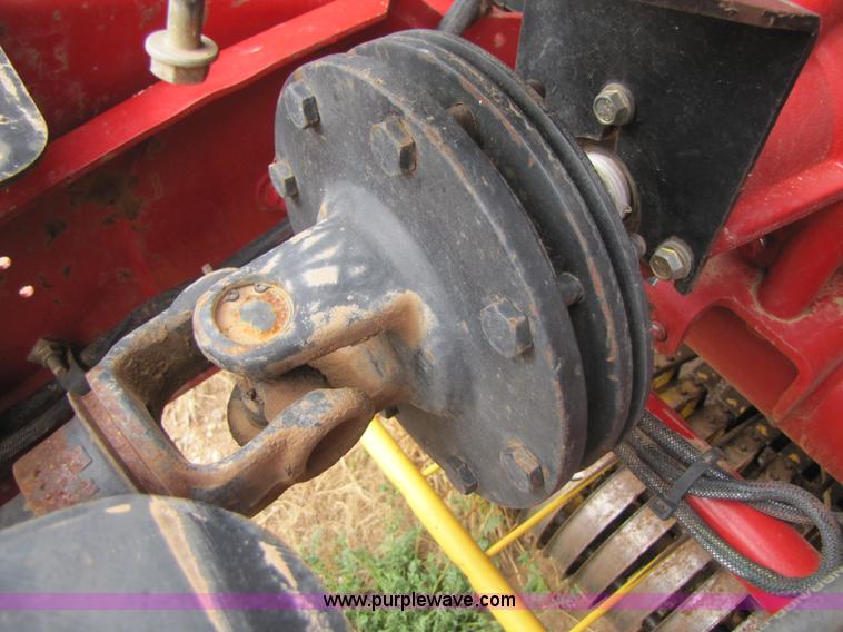 image for item 3520 2003 New Holland BR780 5'x6' round baler