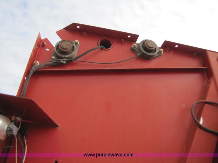 image for item 3520 2003 New Holland BR780 5'x6' round baler