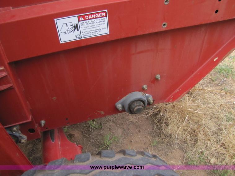 image for item 3520 2003 New Holland BR780 5'x6' round baler