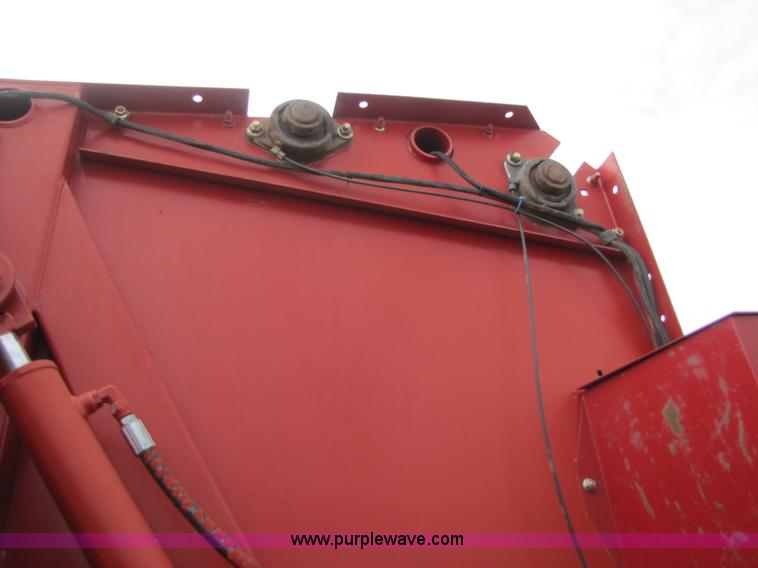 image for item 3520 2003 New Holland BR780 5'x6' round baler