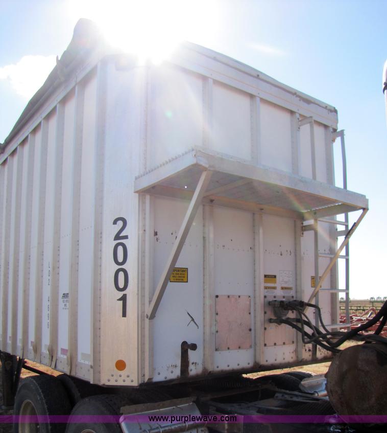 image for item 3523 2001 Red River 48' live bottom belted trailer