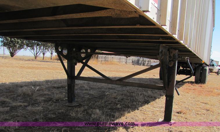 image for item 3523 2001 Red River 48' live bottom belted trailer