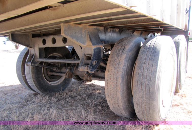 image for item 3523 2001 Red River 48' live bottom belted trailer