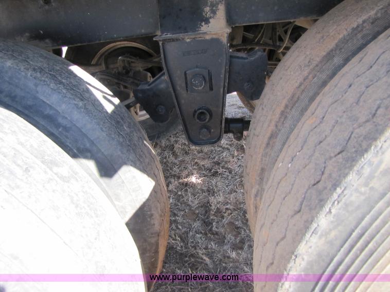 image for item 3523 2001 Red River 48' live bottom belted trailer