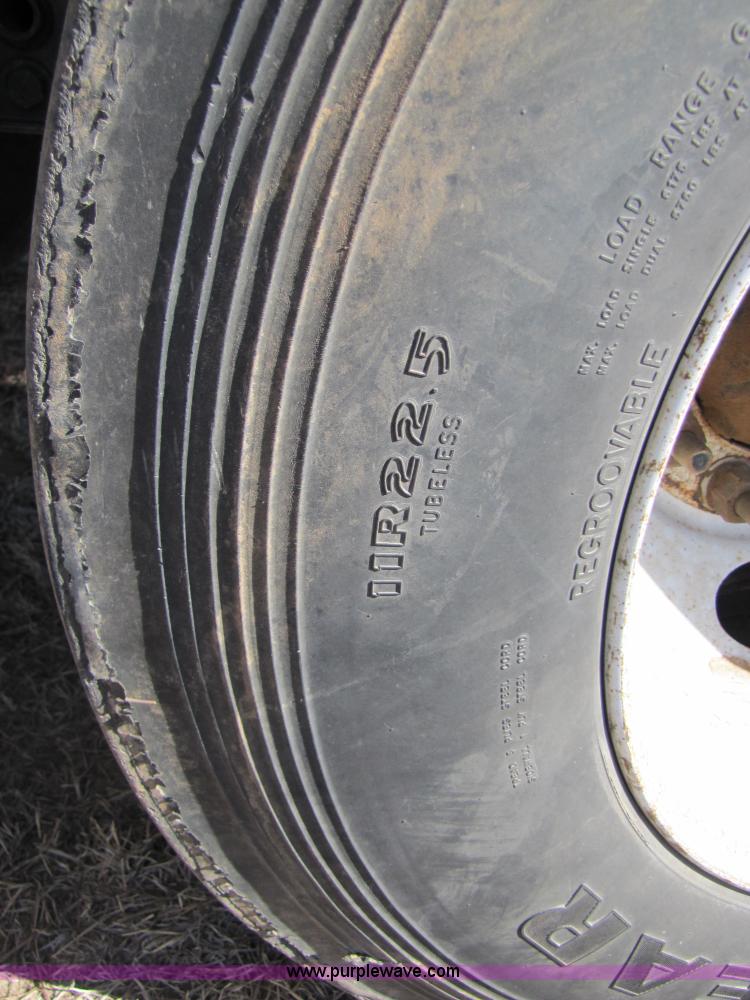 image for item 3523 2001 Red River 48' live bottom belted trailer