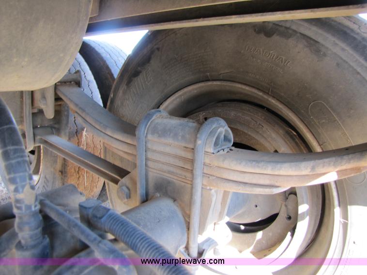 image for item 3523 2001 Red River 48' live bottom belted trailer