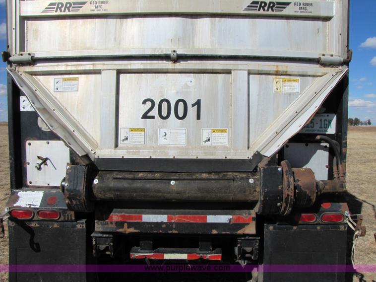 image for item 3523 2001 Red River 48' live bottom belted trailer